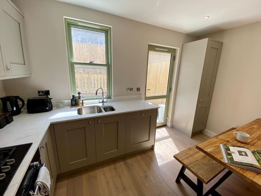 Luxurious Beach House Chesil Beach. Sleeps 6 Castletown  Экстерьер фото