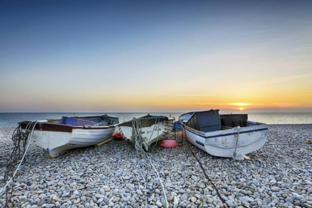 Luxurious Beach House Chesil Beach. Sleeps 6 Castletown  Экстерьер фото