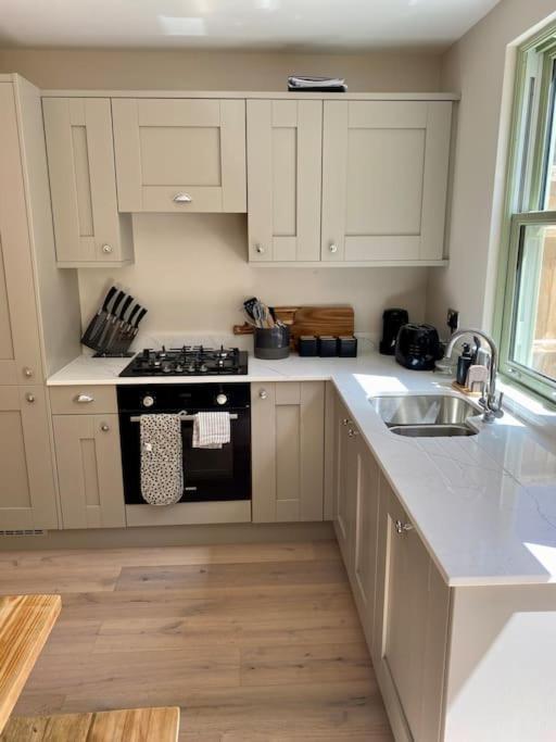 Luxurious Beach House Chesil Beach. Sleeps 6 Castletown  Экстерьер фото
